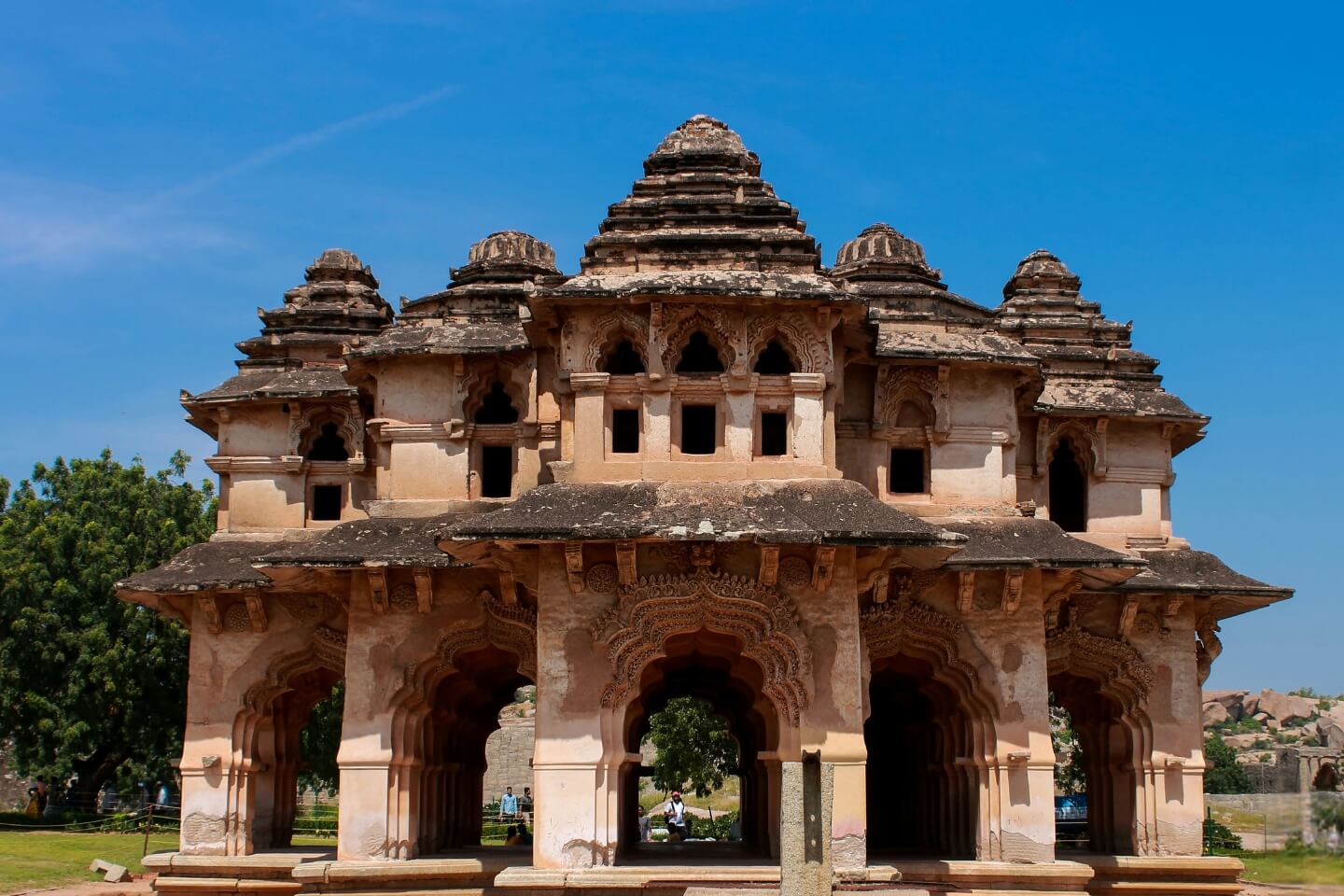 Hampi Tour Packages for Couple