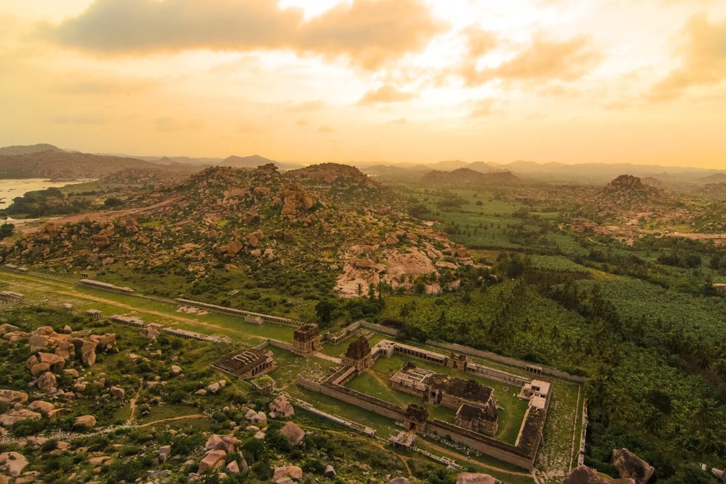 Mumbai to Hampi Tour Packages