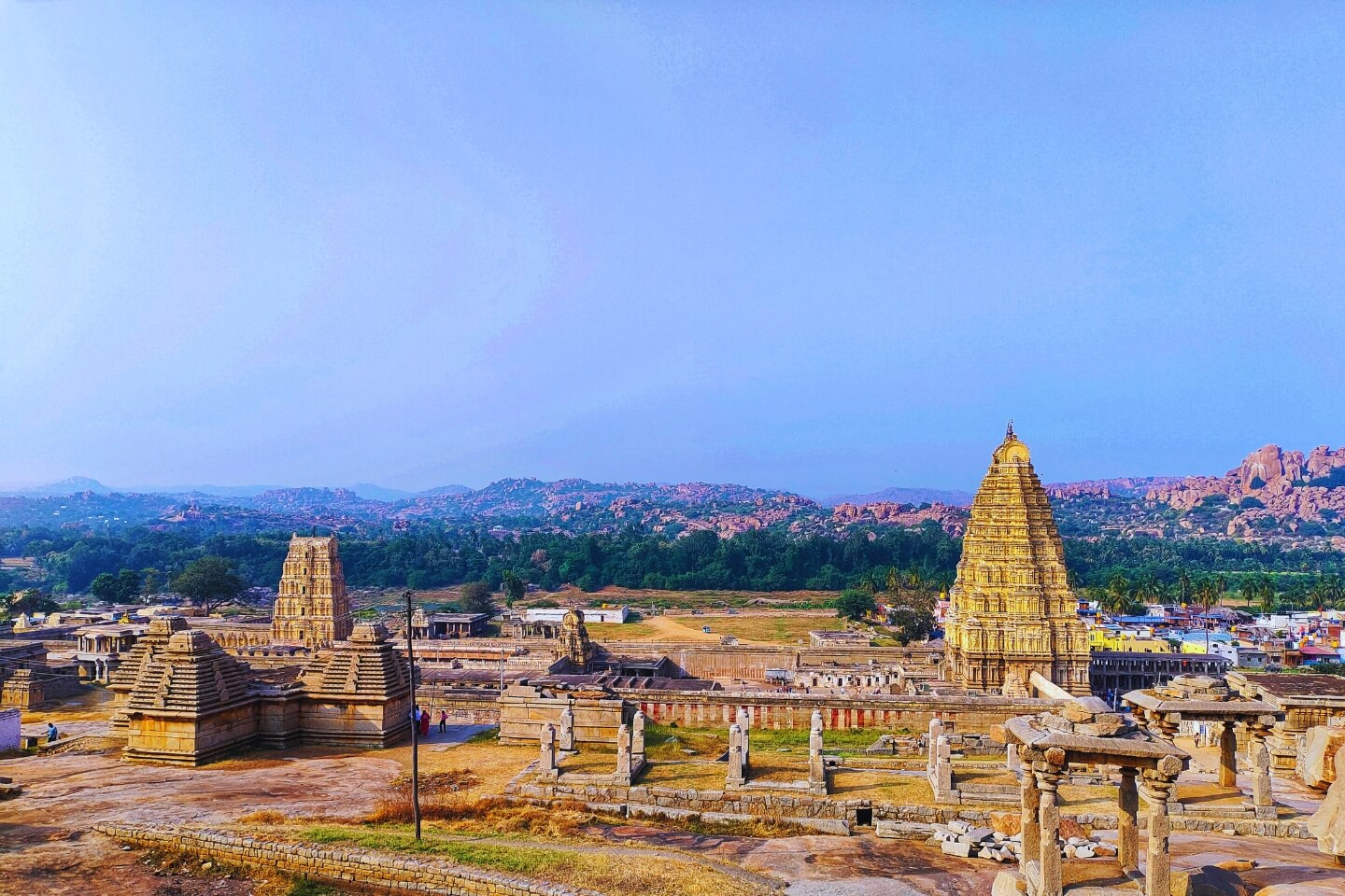 Pune to Hampi Tour Packages