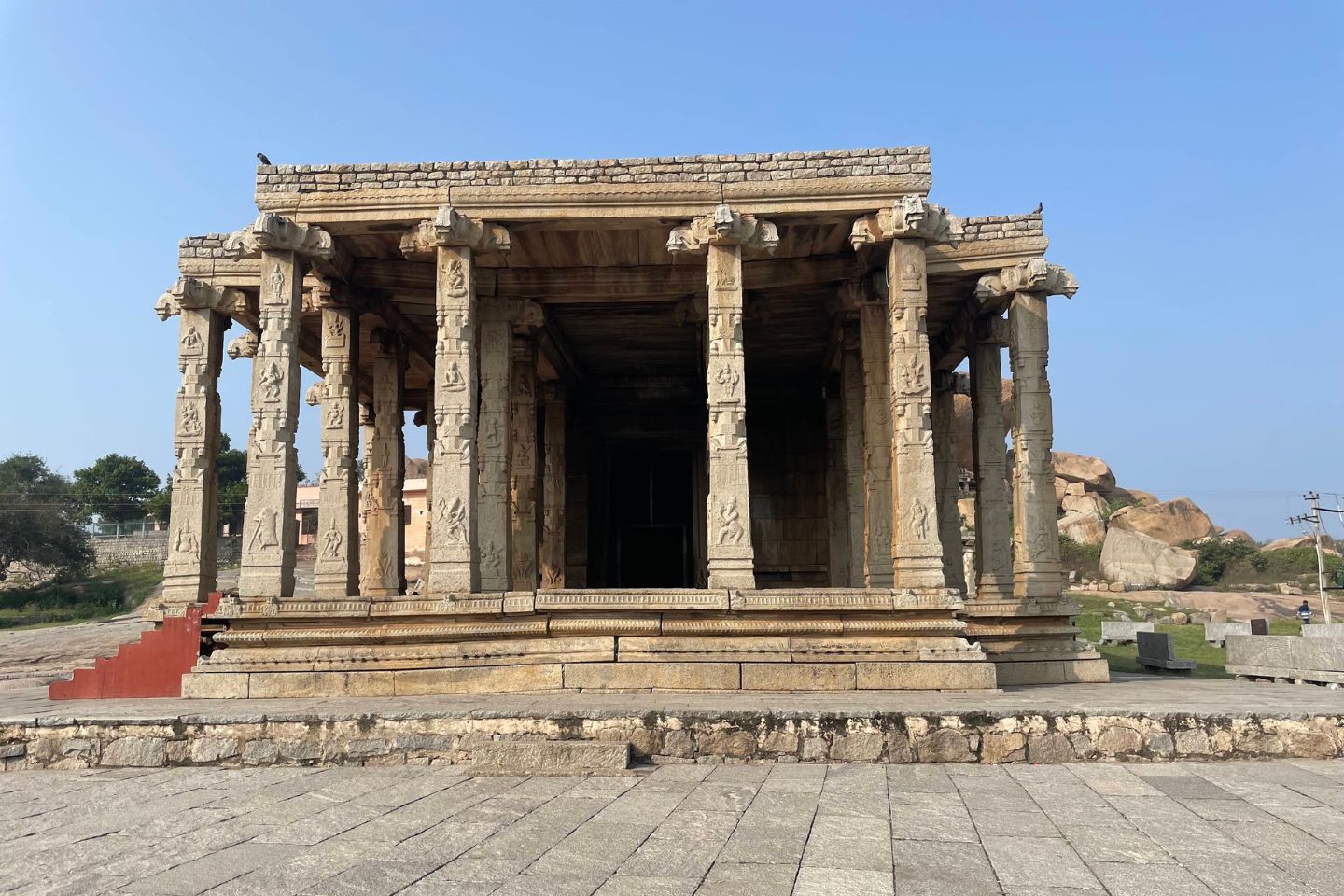 Kadalekalu Ganesha Temple, Hampi